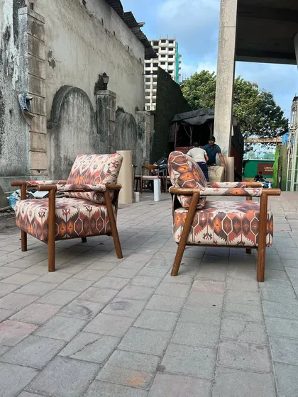 A different perspective on the two lounge chairs.