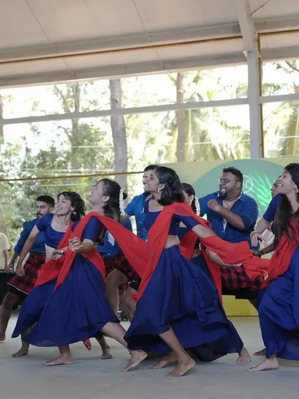 A beautiful performance blending traditional Indian aesthetics with street dance fundamentals.