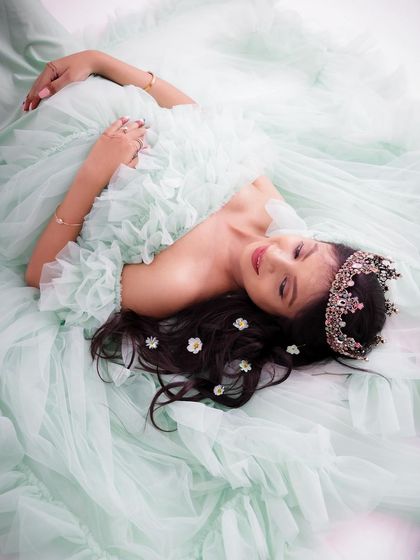 Solo Radiance: Portraits of the Mother-to-Be photo 33