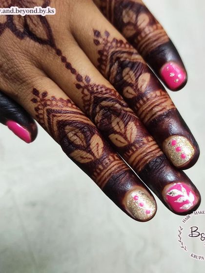 Krupa Shah - Nail Services Intricate Hand-Painted Art photo 16