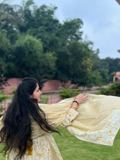 Letting the dupatta fly, feeling the rhythm of the festivities. This is the essence of folk dance, a celebration of life and nature that I love sharing with my students.