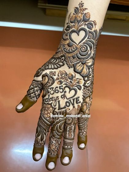 A close-up of the '365 days of LOVE' design, showing the detailed lettering and heart motifs.