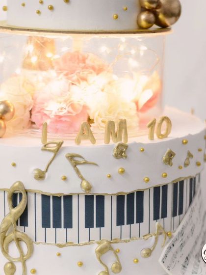 Dee's Bake Studio - Custom Cakes Sculpted & Themed Cakes photo 13