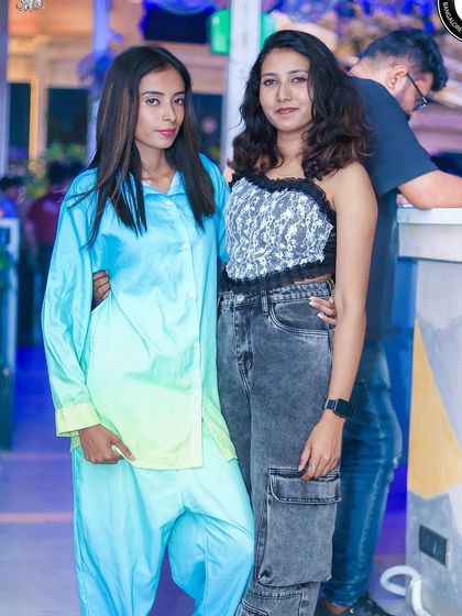 The fashion at my parties is always on point. A cool, coordinated look from the crowd at Hungry Hippie.