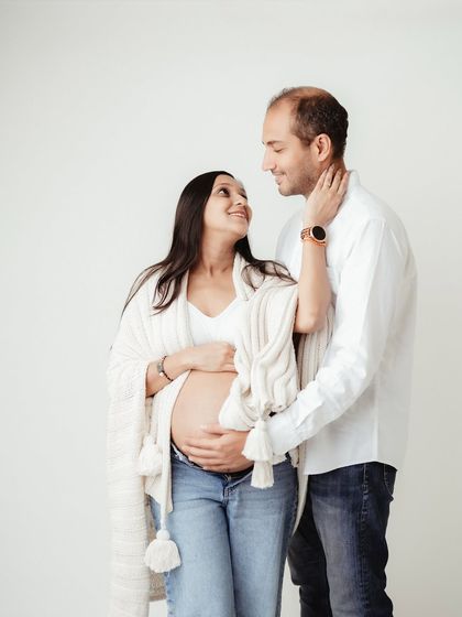 Maternity Portraits: Celebrating Your Glow photo 19