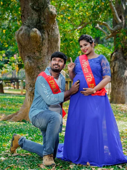 Let's have some fun with it. Props like these "Mom To Be" and "Dad To Be" sashes add a playful touch to your shoot, celebrating your new roles with joy and a bit of humor.