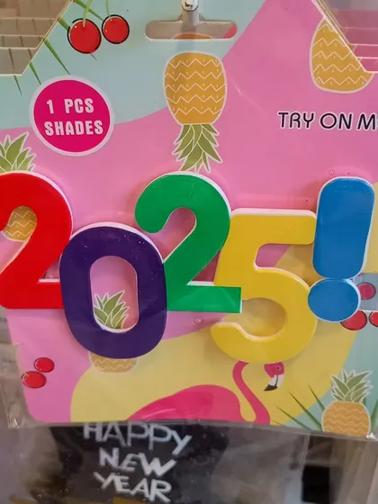 Another look at the fun and colorful '2025' party glasses. Don't miss out on these essential NYE accessories!