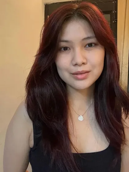 A lovely customer wearing my howlite shell necklace. It's a beautiful piece of ocean-inspired jewelry that brings a sense of calm.