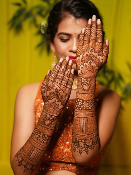 Intricate Bridal Hand Designs photo 6