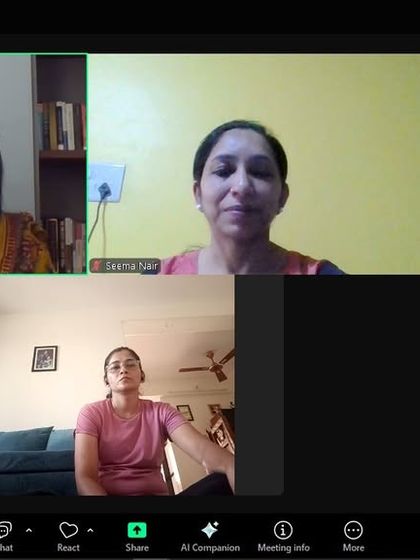 Instructors and participants interacting during the Q&A part of the weight management workshop. We ensure our sessions are interactive, allowing students to ask questions and deepen their understanding.