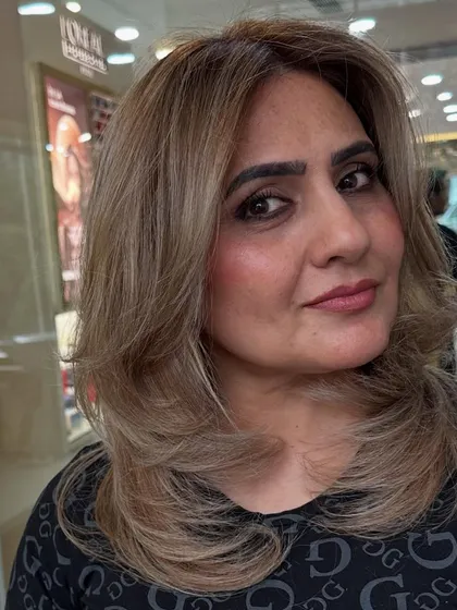 Fresh vibes, bright tones, and a flawless finish. This blonde transformation resulted in a beautiful, polished, and layered look.