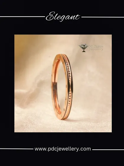 An elegant rose gold bracelet. The simple and clean design makes it a perfect piece for everyday wear, adding a touch of modern sophistication.