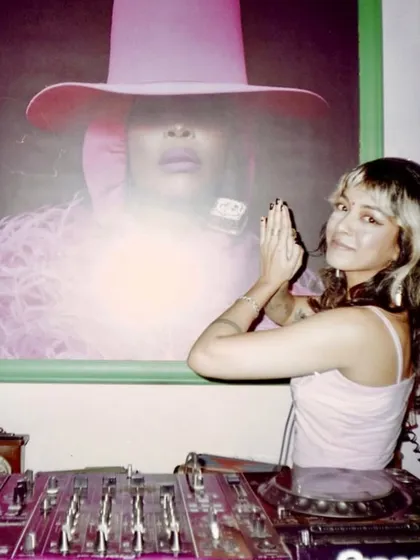 Paying my respects to the queen, Erykah Badu. Artists like her are a huge inspiration for my own musical journey.