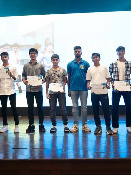 Our U17 boys team stands proudly on stage with their certificates at the Bravo Xcelerate Annual Awards Day. We celebrate all our superstars and their achievements throughout the season.
