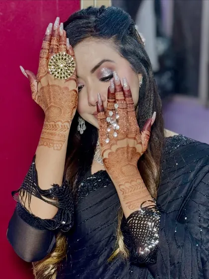 Another view of the beautiful henna and the sparkling silver eyeshadow.