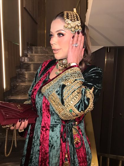 Timeless Traditional & Festive Glam photo 3