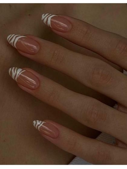 El Barbero - Nail Services The Modern French photo 10