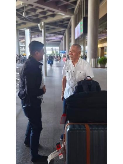 A candid moment greeting Shihan Yokota upon his arrival in Mumbai for a seminar. His visits are a great opportunity for our students to gain invaluable insights and elevate their skills.