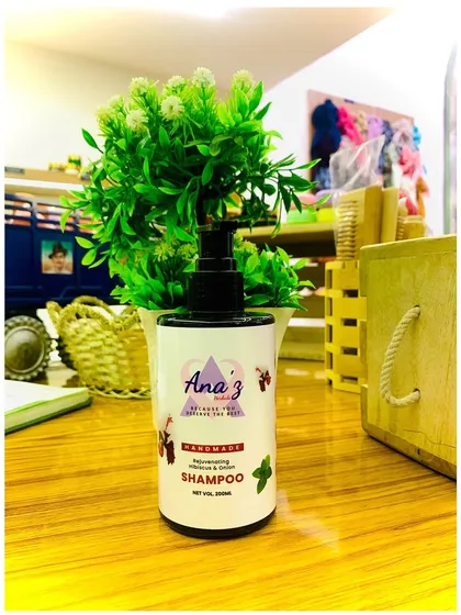 Here is my handmade Hibiscus & Onion Shampoo, which I created to help with hair fall and dandruff. It's packed with natural ingredients to strengthen your hair from the roots and keep your scalp healthy.