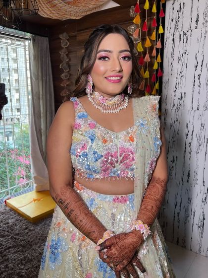 Modern Pastel & White Bridal Looks photo 68