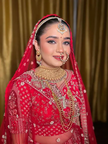 My gorgeous bride Aditi, who wanted a classic Indian bridal look. The result is this beautiful, radiant makeup that enhances her features perfectly.