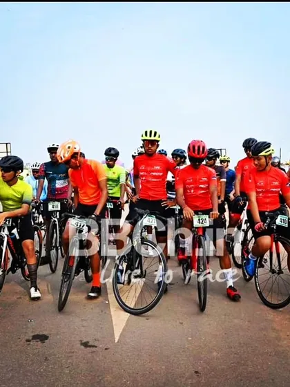 The U-18 start line, with riders from the Cyclopedia academy ready to go.