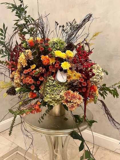 Bespoke Arrangements & Centerpieces photo 5