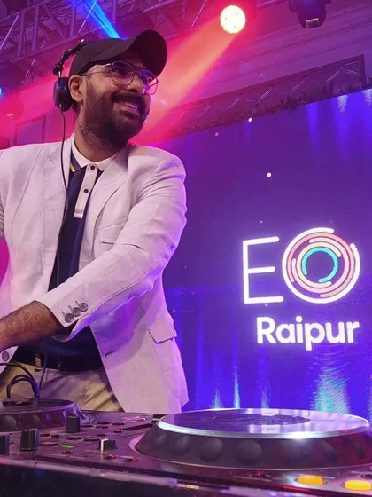 Performing for EO Raipur alongside the amazing Jonqui on percussion. I frequently play at events for professional organizations, providing top-tier entertainment.
