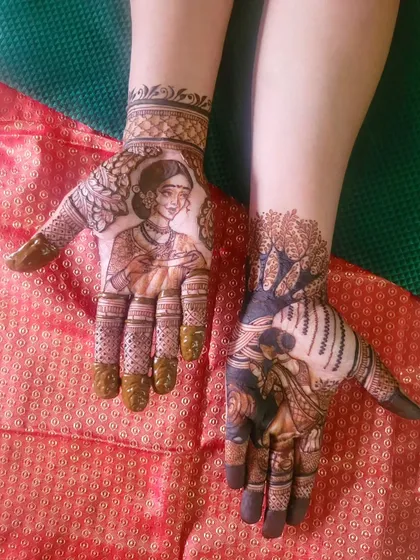 This design tells the story of Vat Purnima. On one hand, I created a portrait of a woman in traditional attire, and on the other, a figurative scene of her praying by a banyan tree, capturing the devotion of the festival.