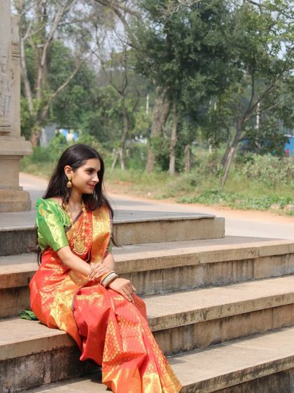 Another angle from the same photoshoot, showing the versatility and durability of the drape. It looks just as good sitting as it does standing.