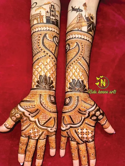 The full view of the Mumbai to New York themed bridal mehandi, combining cityscapes with beautiful traditional Indian patterns.