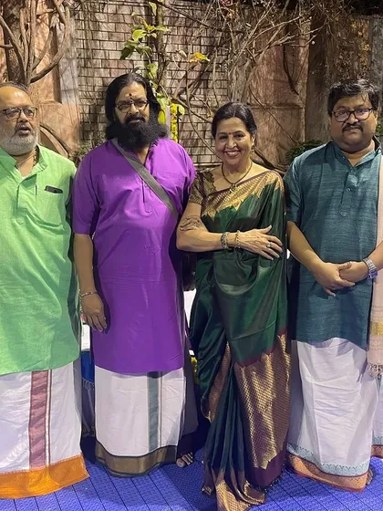 With my fellow musicians after a SPIC MACAY concert at Christ University. Performing for young, enthusiastic students is always a special pleasure and gives me so much energy.