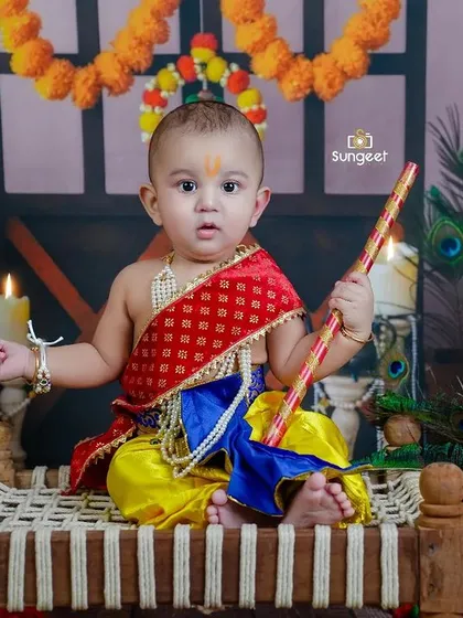 Celebrating culture and tradition with our Little Krishna theme. These vibrant, detailed setups are a beautiful way to honor your heritage during your baby's milestone photoshoot.