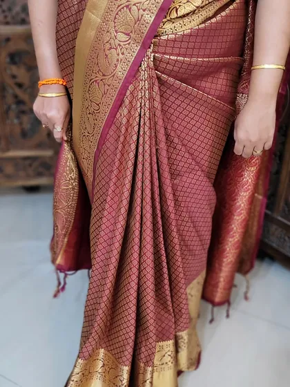 A close-up of Aditi's center pleats. Learning to get these even and straight is a key focus in my classes.