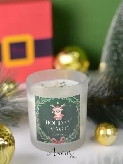 Fill your home with festive scents from my Christmas Jar Candle Collection. 'Holiday Magic' has a refreshing scent of Bergamot and Eucalyptus.