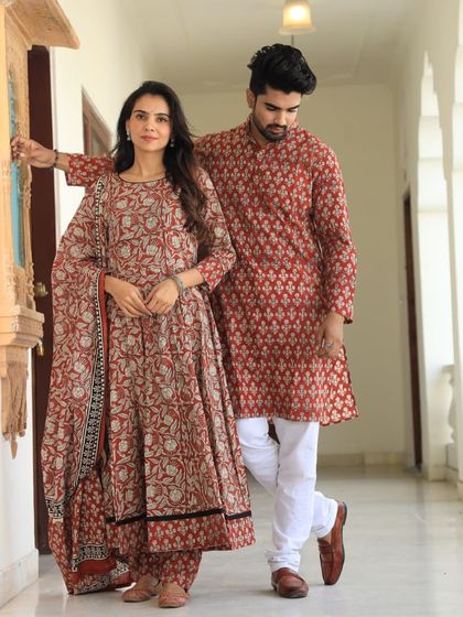 A beautiful pose in our red and beige floral couple set. I can also create custom sizes below 38 and above 46 with extra charges.