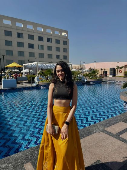 Another picture in my yellow skirt.