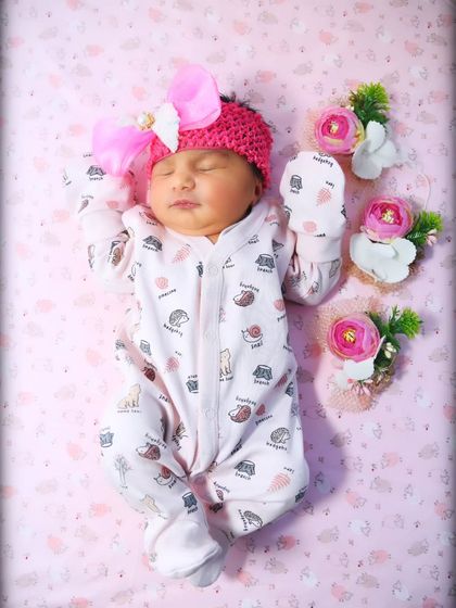 The First Few Days: Posed Newborn Art photo 24