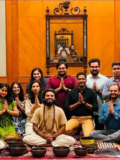 A moment of connection after a deep wellness session with the HR team from Honeywell at The Oberoi, Bengaluru. My goal is to create a space where teams can relax, connect, and leave feeling more positive and united.