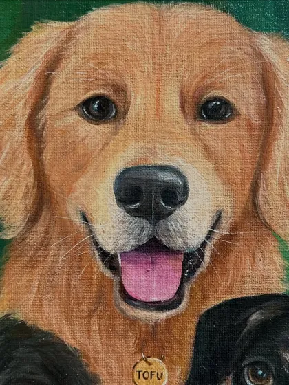 Look at that happy face! Getting the details just right is my obsession. For this golden retriever, Tofu, I used layers of acrylic paint to capture the softness of his fur and the joyful light in his eyes.