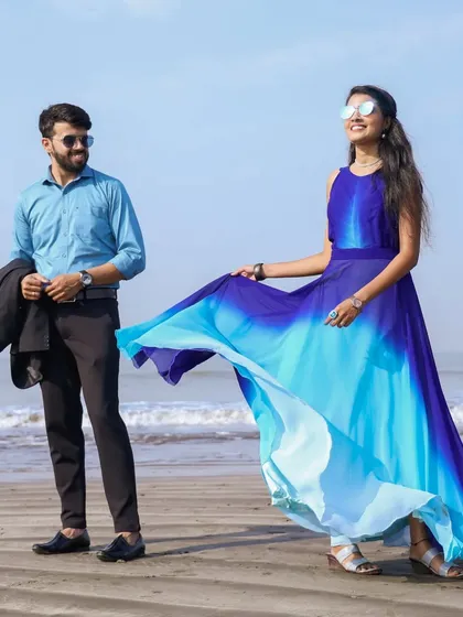 This blue wave gown features a detachable tail, giving you the flexibility of two different looks during your pre-wedding photoshoot.
