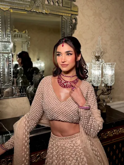 Soft glam with main character energy. This look for a day engagement is natural yet elevated, featuring a flawless base, defined eyes, and a beautiful hairstyle that frames the face perfectly.