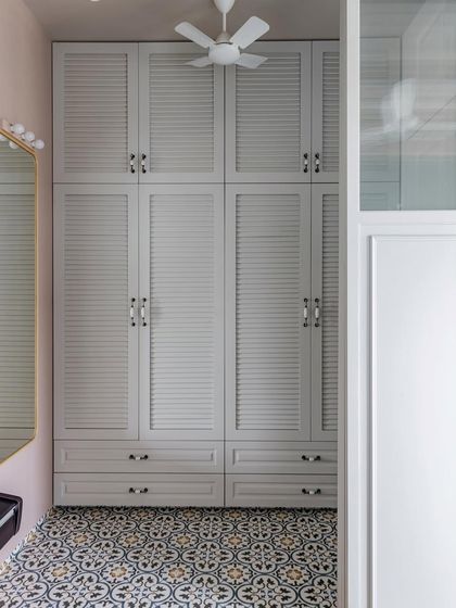 Luxury Walk-In Closets photo 9