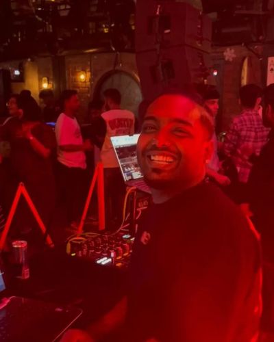 DJ Performance