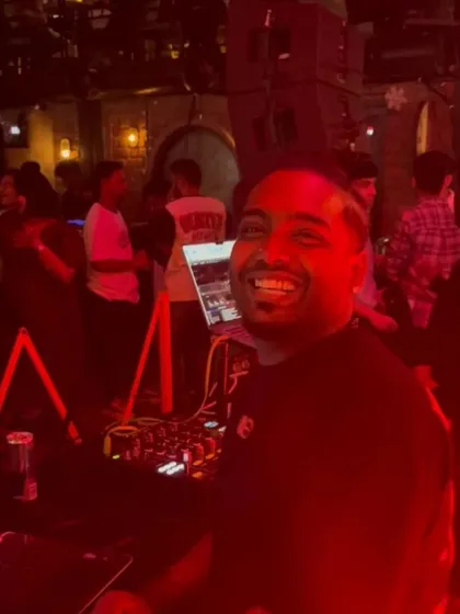 A smile says it all. Absolutely love what I do, especially during the festive holiday season.
