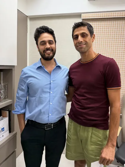 A fanboy moment with cricketer Ashish Nehra, a man with a truly golden arm. It was an honor to meet him.
