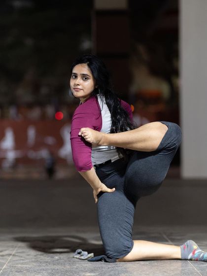 Khushali Joshi Manjunath - Private Yoga Coaching Finding Your Balance: Inversions & Arm Strength photo 6