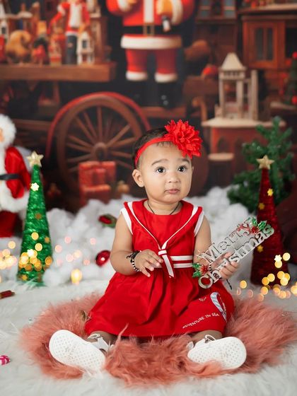 Christmas is here early. Our festive Christmas theme is perfect for holiday cards and creating magical memories of your baby's first holiday season.