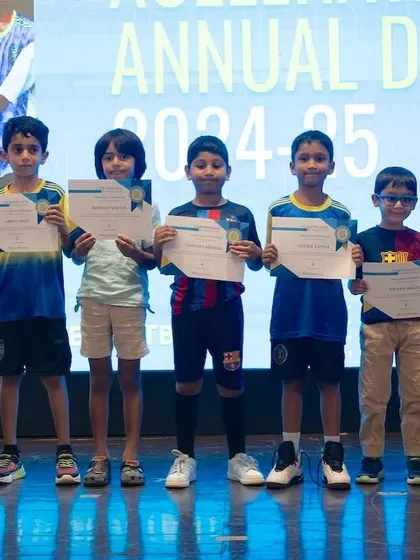 Our U7 Xcelerate team with their certificates, celebrating a successful season.