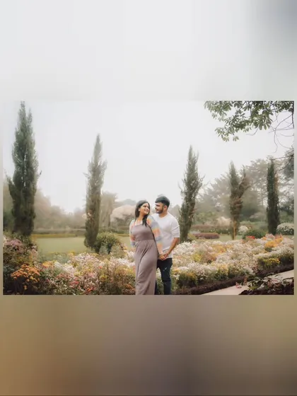 A romantic stroll through a misty garden. We use the natural beauty of locations to create a dreamy, fairytale-like atmosphere for our pre-wedding photography sessions.